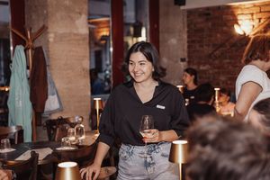 Kerámiafestő workshop, Budapest: Beszélgetés a vacsorán